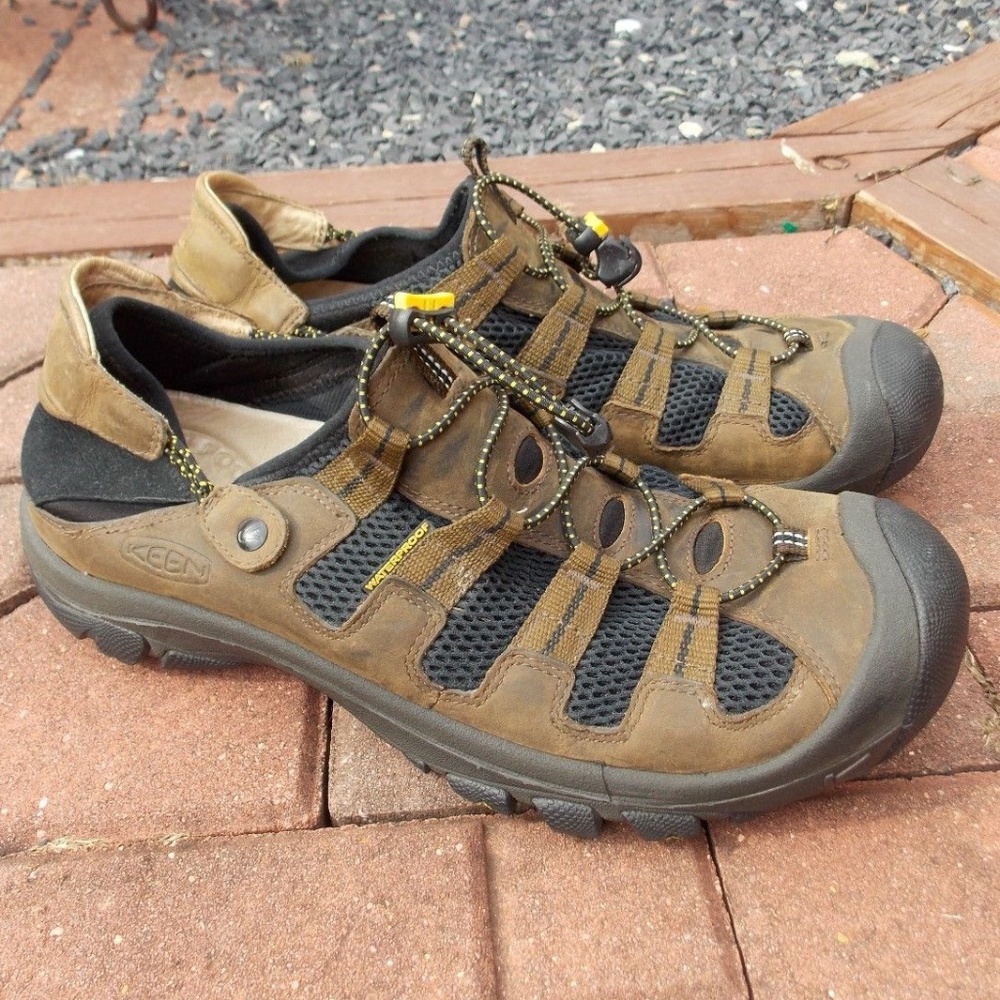 Keen Mens Slip On Hiking Shoes Sandals Size 12